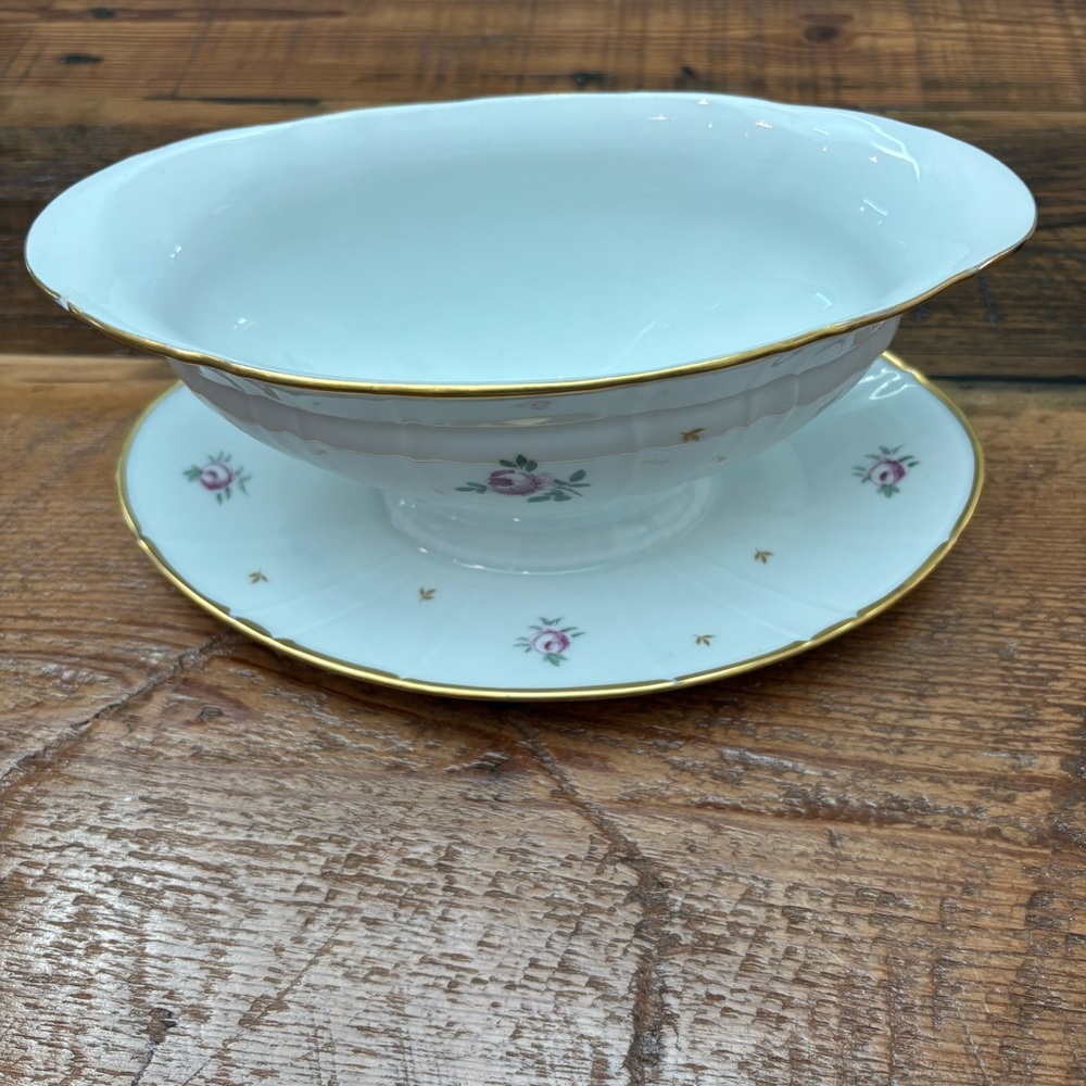 B&G Roselil Vintage Floral Gravy Sauce Boat Attached Underplate Denmark 311